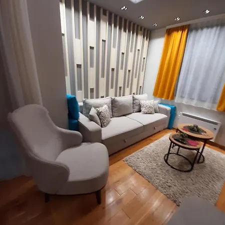 Leo Titova Apartamento *