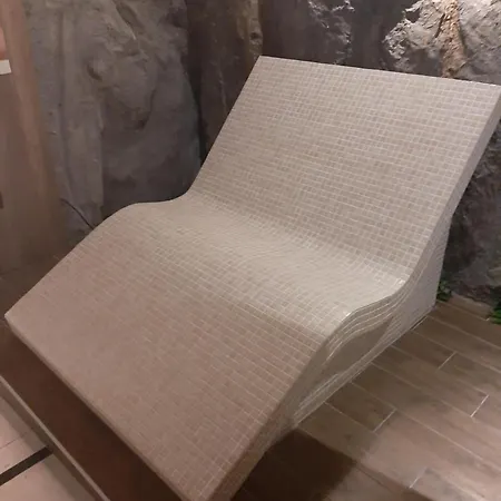 Leo Titova 즐라티보