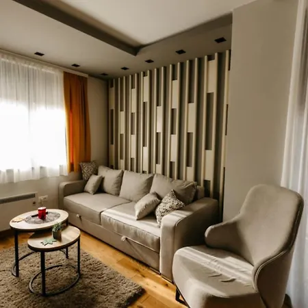 Apartamento Leo Titova *