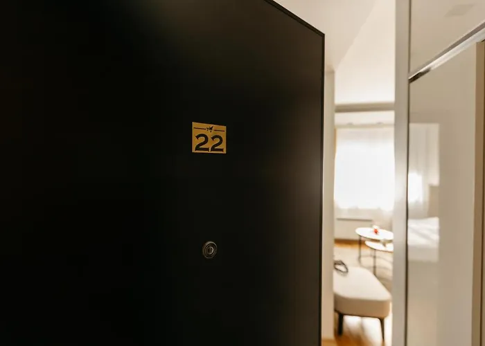 Leo Titova アパート *