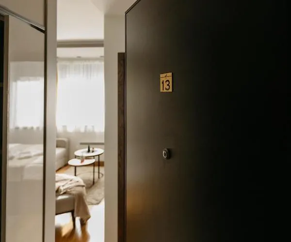 Leo Titova ズラティボール