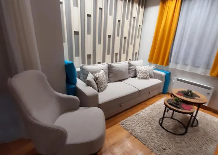 Leo Titova アパート *